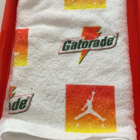 Nike Air Jordan 1 Retro High Gatorade Youth Size 6.5Y Orange Peel GS AJ6000-880 - Picture 7 of 10